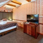 Golden Eagle 4*
