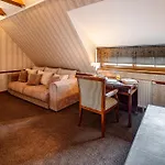 Golden Eagle 4*