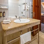 Golden Eagle Hotel 4*