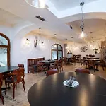 Golden Eagle Hotel