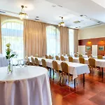 Golden Eagle 4* Levice