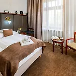Golden Eagle Hotel 4*