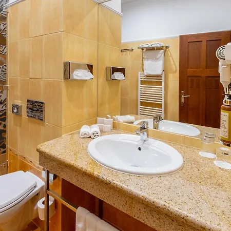 Golden Eagle 4* レビツェ