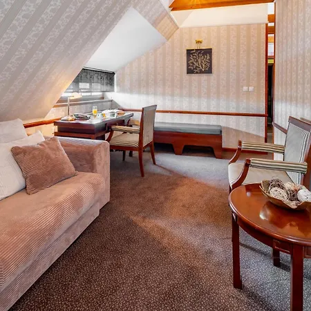 Golden Eagle Hotel Levice