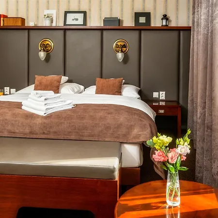 Golden Eagle ホテル