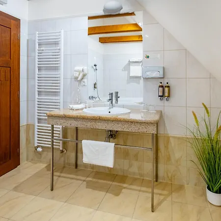 Hotel Golden Eagle Levice