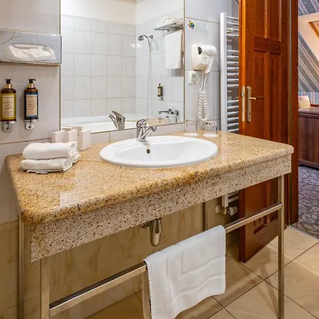 Golden Eagle ホテル 4*