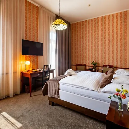 Golden Eagle 4* Levice