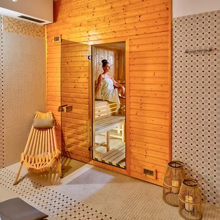 Hotel Golden Eagle 4*