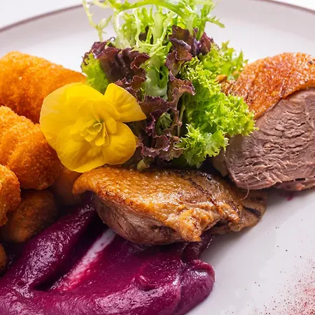 Golden Eagle ホテル レビツェ