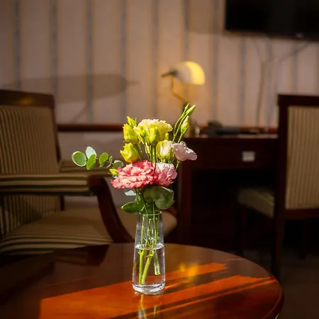 Golden Eagle Hotel 4*