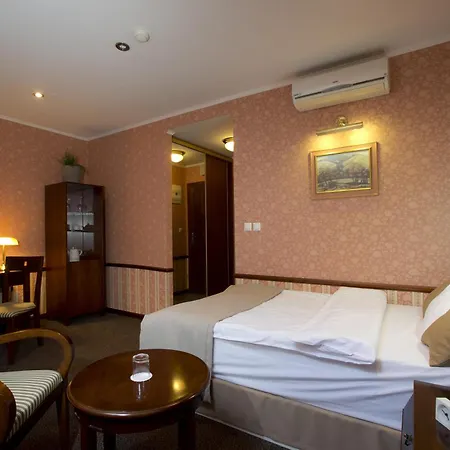 Hotel Golden Eagle