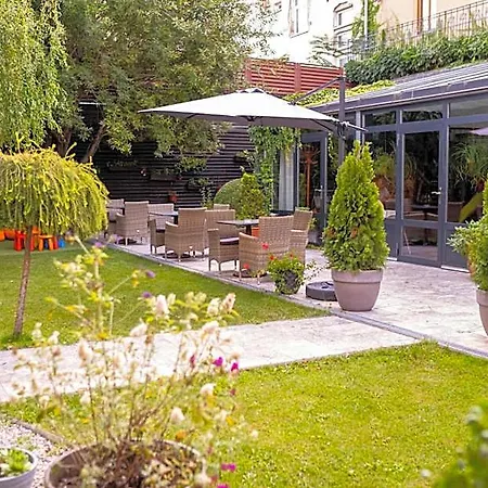 Отель Golden Eagle 4*