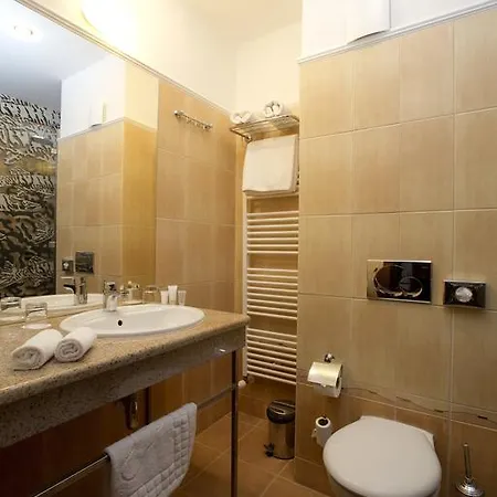 Golden Eagle Hotel Levice