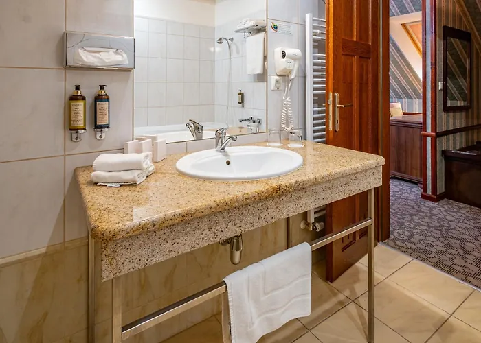 Golden Eagle Hotel 4*